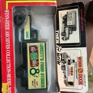 🌸SET OF THREE VINTAGE HESS TRUCKS🌸